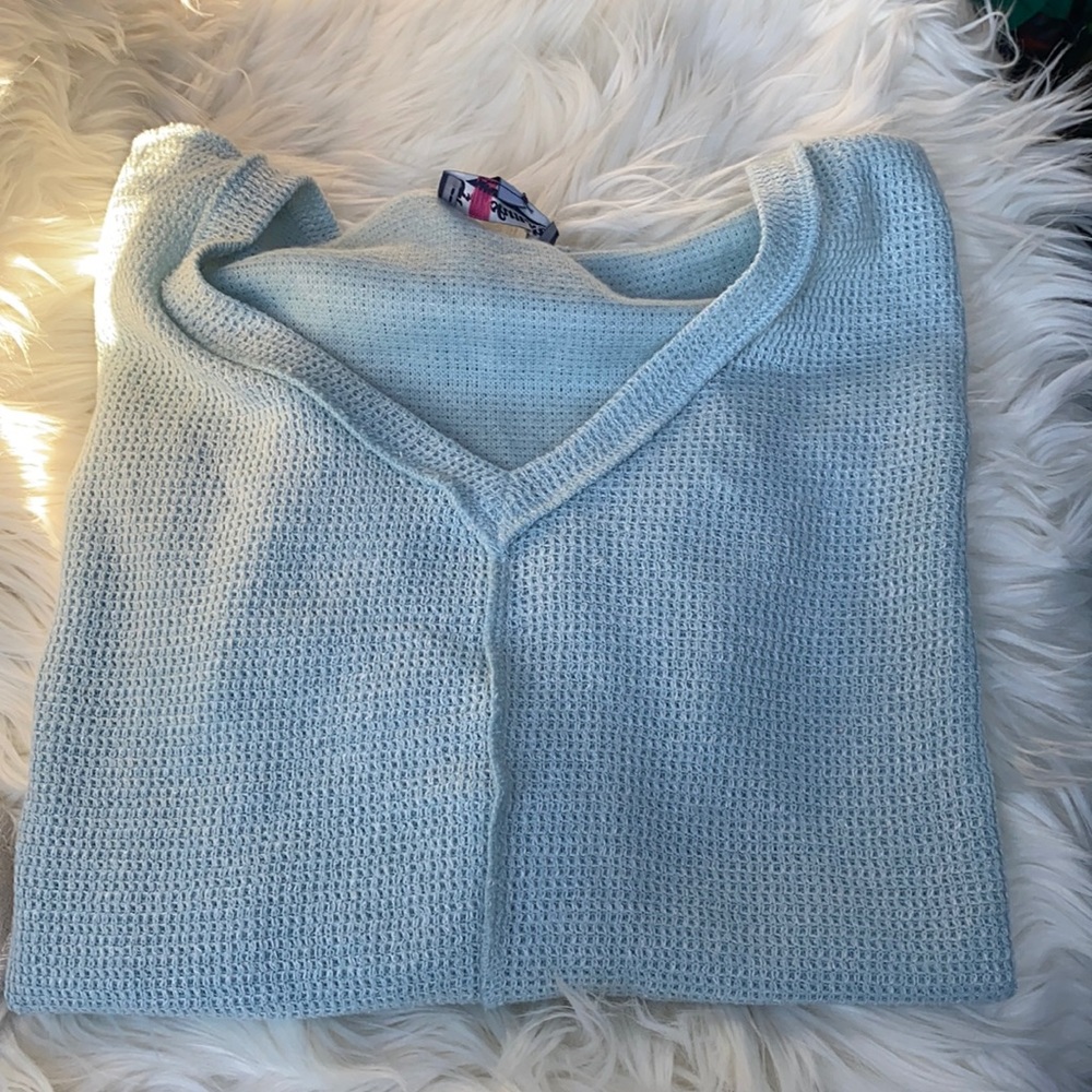 V-Neck Freshman Blouse / Knit Light Top
